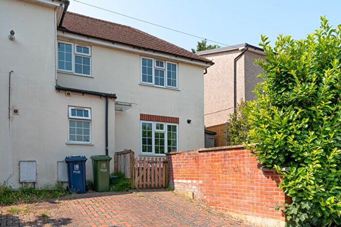 1 Bedroom Semi-Detached House For Sale In Bernwood Road, Headington, OX3