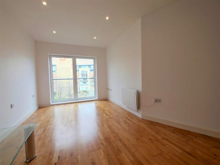 1 Bedroom Flat To Rent In Cherrywood Lodge, Birdwood Avenue, London, SE13