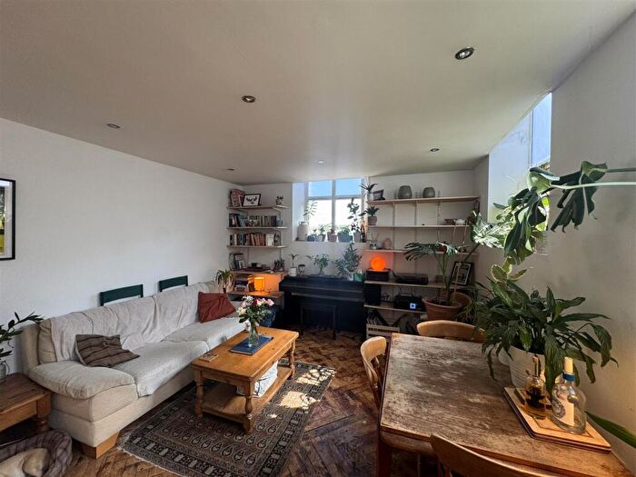 2 Bedroom Apartment To Rent In Burgoyne Road, Sheffield, S6