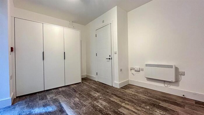 Studio To Rent In Langley Park Road, Sutton, SM2