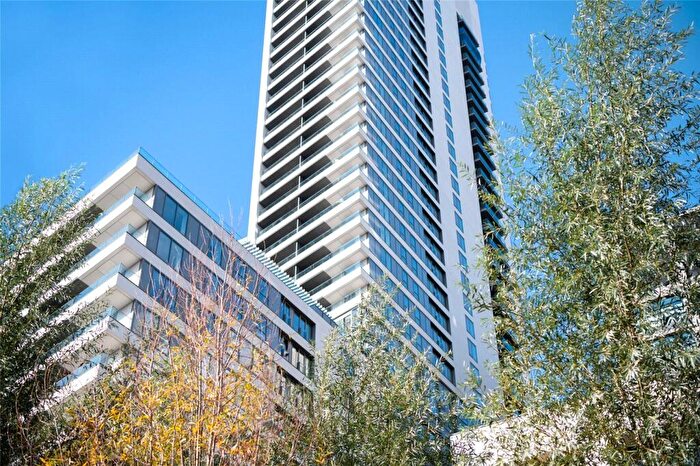 2 Bedroom Apartment For Sale In Park Drive, Canary Wharf, E14