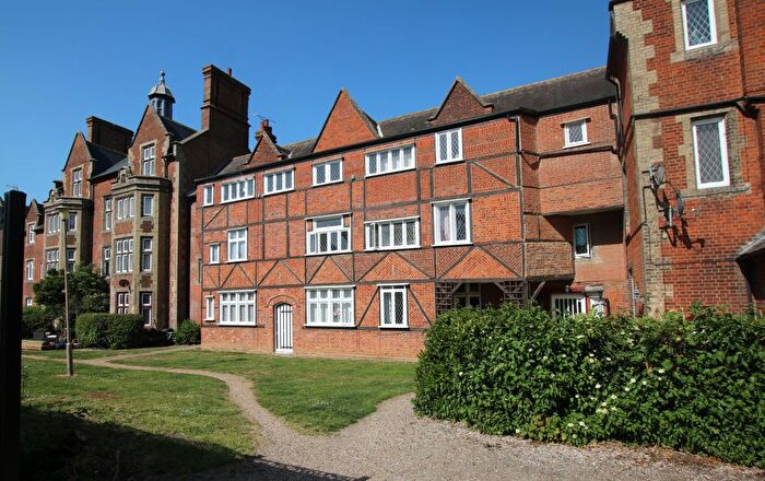 1 Bedroom Flat For Sale In The Close, Dunmow, CM6
