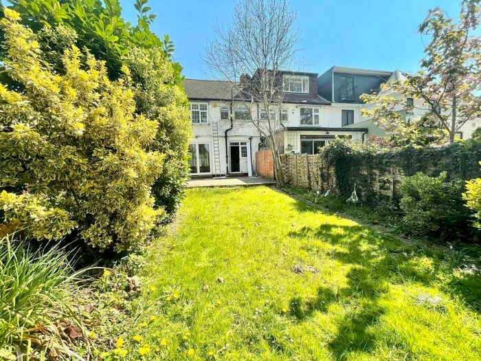 3 Bedroom Terraced House To Rent In Royston Gardens, Ilford, IG1