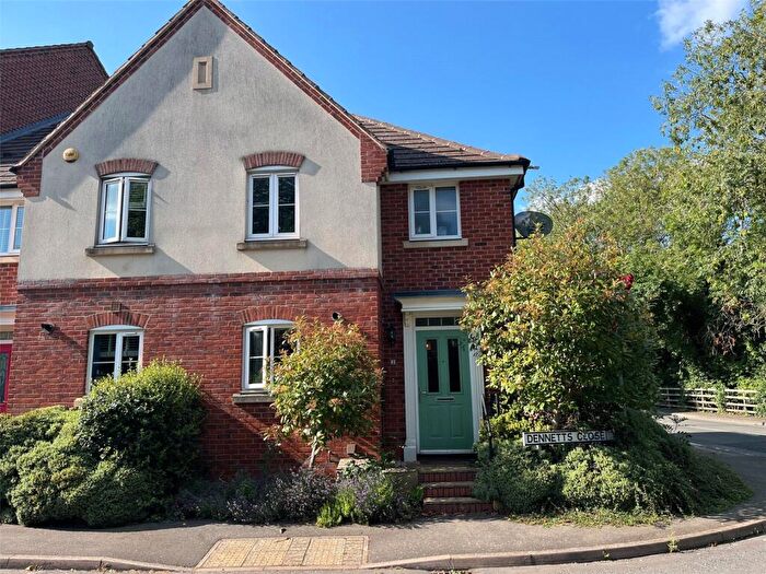 3 Bedroom End Of Terrace House For Sale In Dennetts Close, Daventry, Northamptonshire, NN11