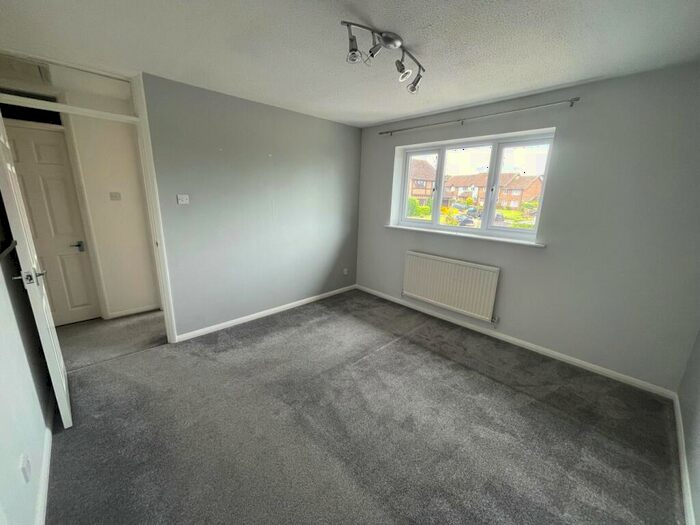 2 Bedroom Terraced House For Sale In Chatfield Drive, Guildford, GU4