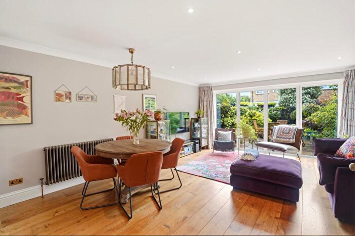 2 Bedroom Semi-Detached House For Sale In Oliver Mews, Peckham, London, SE15