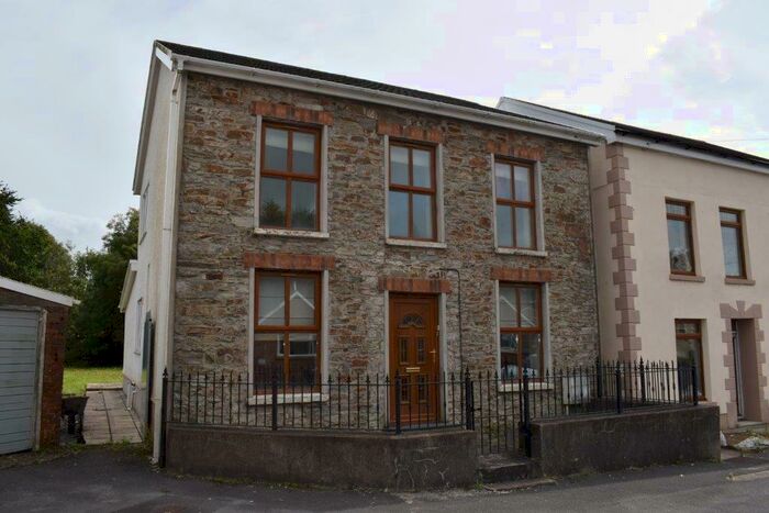 3 Bedroom Detached House To Rent In Glan Yr Afon, Felinfoel, Carmarthenshire, SA15