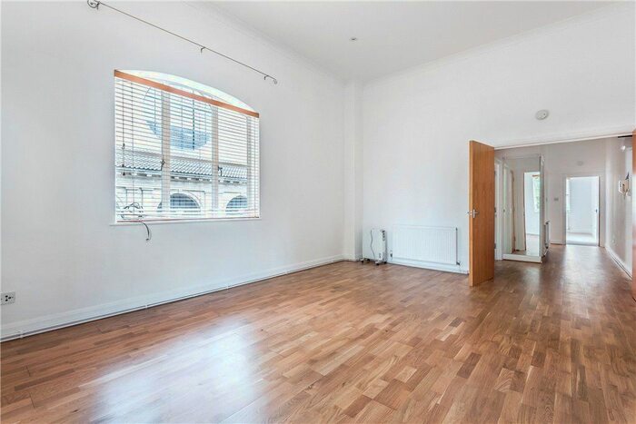 2 Bedroom Flat To Rent In Scandrett Street, London, E1W