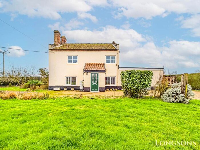 3 Bedroom Detached House For Sale In Seamere Road, Hingham, NR9