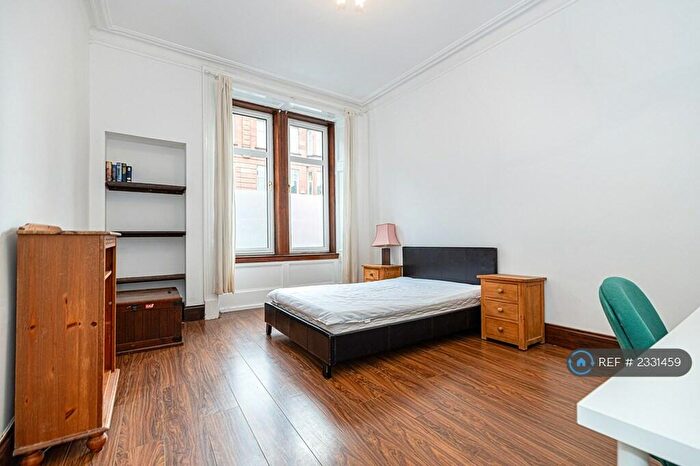 3 Bedroom Flat To Rent In Deanston Drive, Glasgow, G41