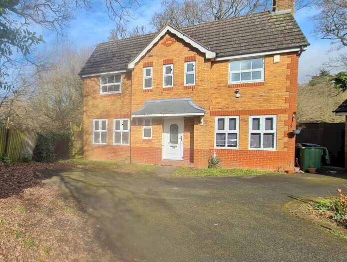 3 Bedroom Detached House To Rent In Tilehurst Drive, Coventry, CV4