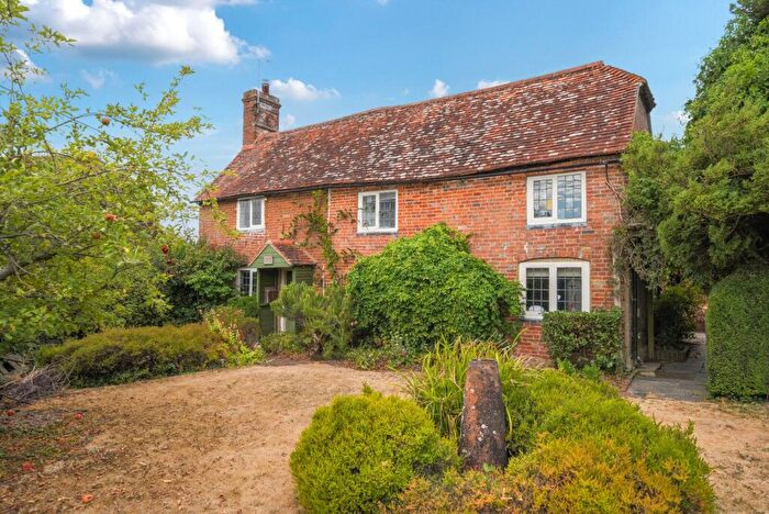 2 Bedroom Detached House For Sale In Upper Froyle, Alton, GU34