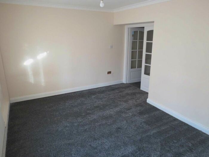 3 Bedroom Semi-Detached House To Rent In Scafell Drive, Cowgate, NE5