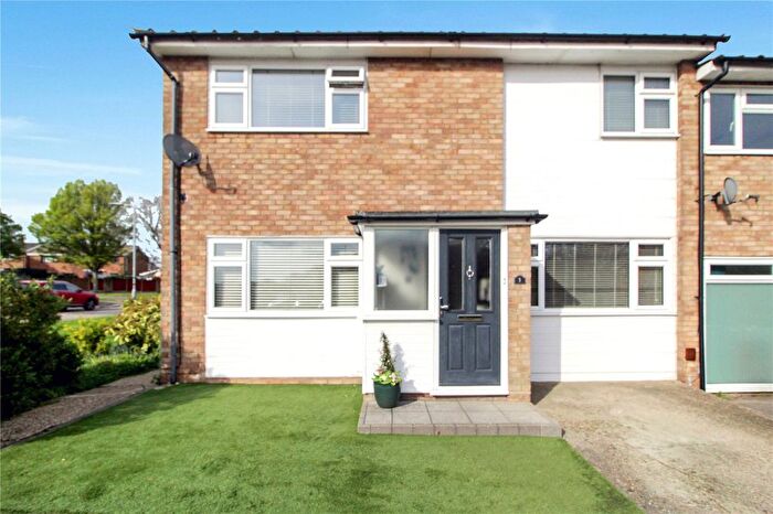 4 Bedroom End Terrace House For Sale In Whitehouse Meadows, Leigh-On-Sea, Essex, SS9