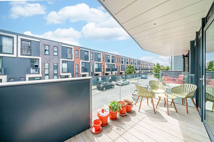 2 Bedroom Property To Rent In Hawthorne Crescent, London, SE10