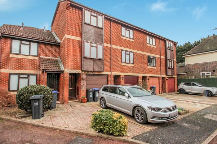 3 Bedroom Town House To Rent In St. Botolphs Road, Worthing, BN11