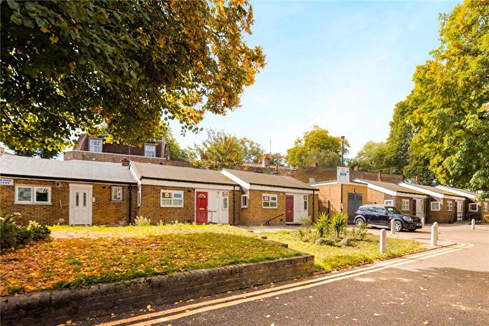 1 Bedroom Bungalow For Sale In Durham Row, Stepney, London, E1