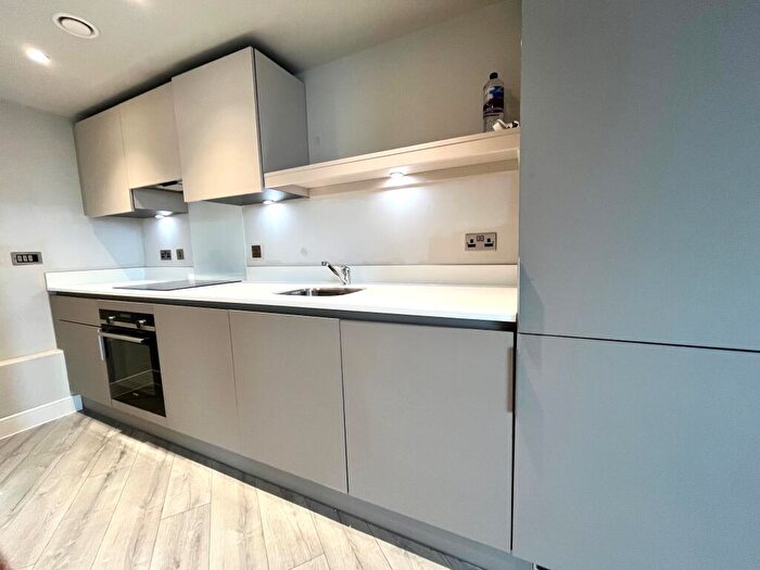 2 Bedroom Apartment To Rent In St. Martins Place, B15