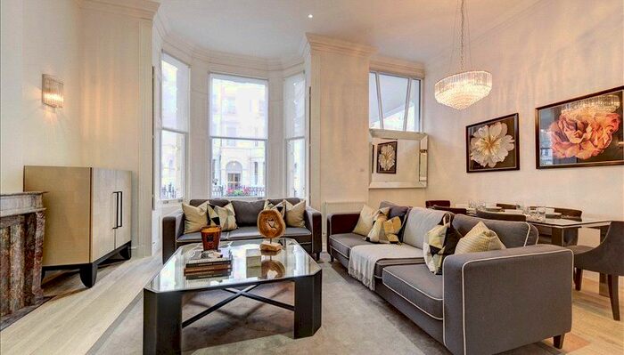4 Bedroom Flat To Rent In Lexham Gardens, London, W8
