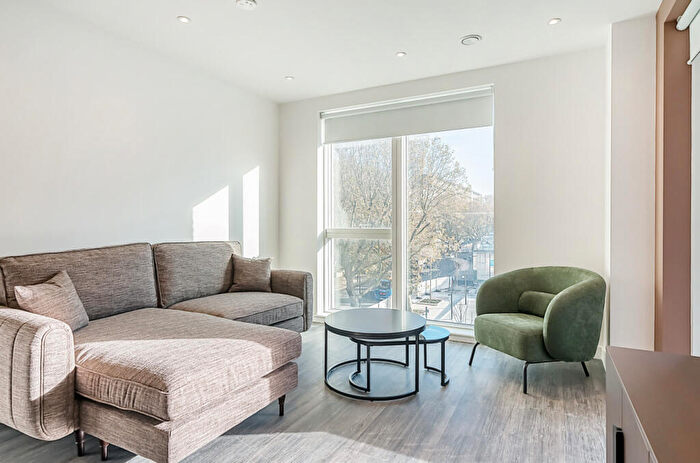 1 Bedroom Apartment To Rent In Thurlow Street, London, SE17