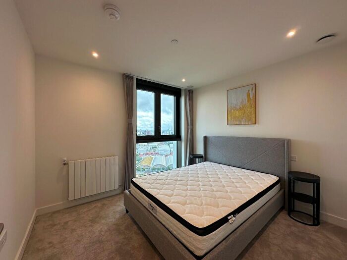 2 Bedroom Flat To Rent In Affinity View, London, E16