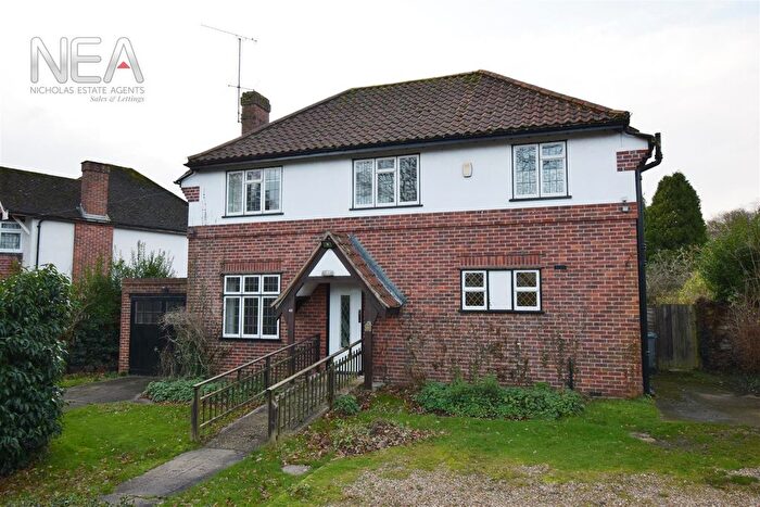 3 Bedroom Detached House To Rent In Peppard Road, Caversham, Reading, RG4