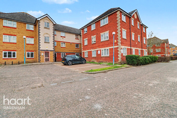 2 Bedroom Flat For Sale In Wanderer Drive, Barking, IG11