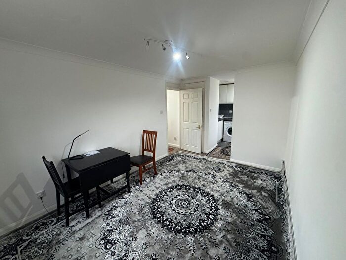 1 Bedroom Flat To Rent In Eagle Drive, London, NW9