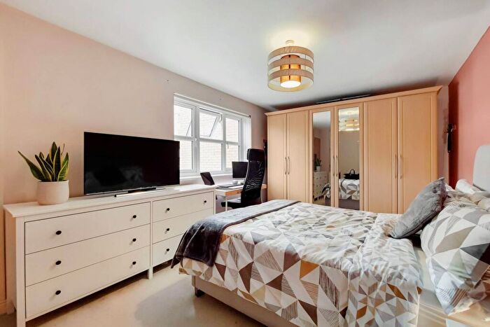 1 Bedroom Flat To Rent In Glaisher Street, Deptford, London, SE8