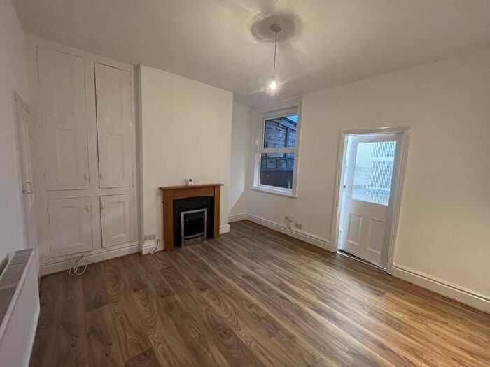 2 Bedroom Terraced House To Rent In Regent Street, DN4