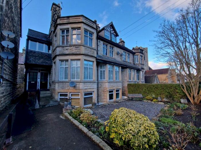 3 Bedroom Flat To Rent In West Cliffe Grove, Harrogate, HG2