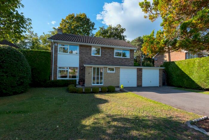 4 Bedroom Detached House To Rent In Camberley, GU15