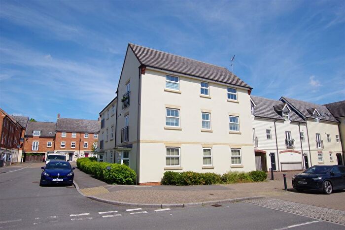 2 Bedroom Flat To Rent In Vistula Crescent, Haydon End, Swindon, SN25