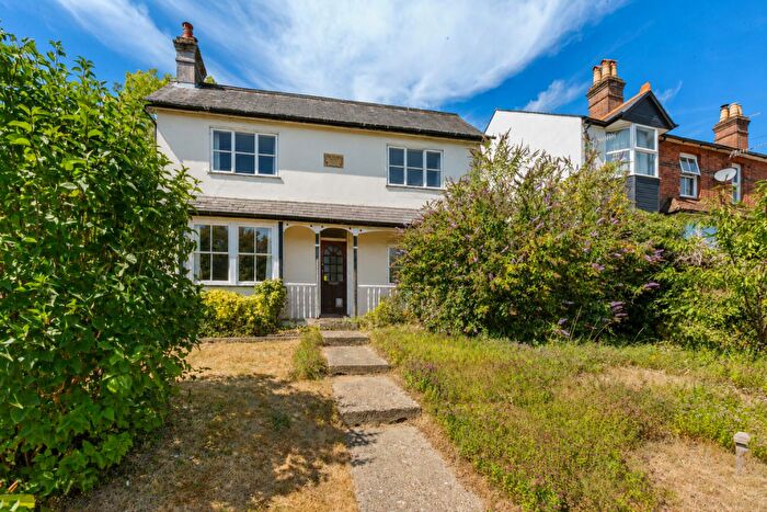 4 Bedroom Detached House For Sale In Chapel Lane, High Wycombe (attention Investors), HP12
