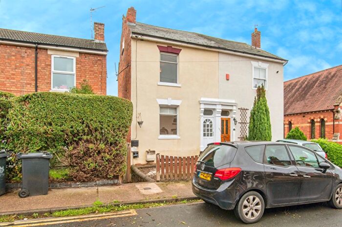 4 Bedroom Semi-detached House For Sale In Orchard Street, Worcester, WR5