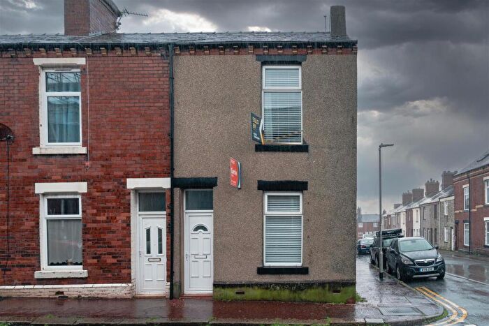 2 Bedroom End Of Terrace House To Rent In Cross Street, Barrow-In-Furness, LA14