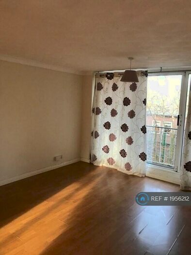 2 Bedroom Flat To Rent In Wordsworth Drive, Swindon, SN2