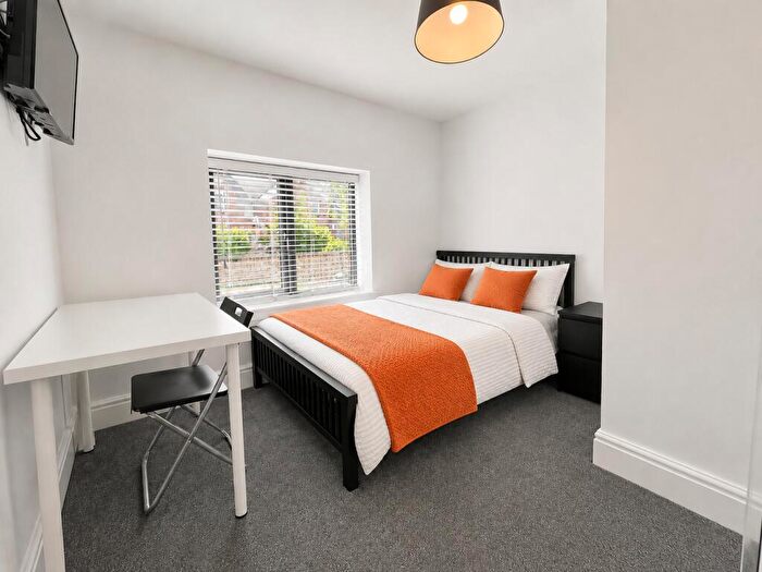 4 Bedroom Apartment To Rent In Flat, Radcliffe Road, West Bridgford, Nottingham, NG2