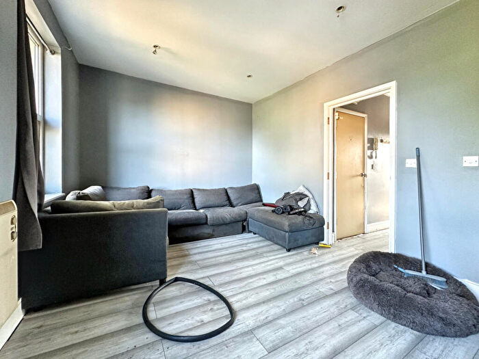 1 Bedroom Flat For Sale In London Road, Greenhithe, DA9
