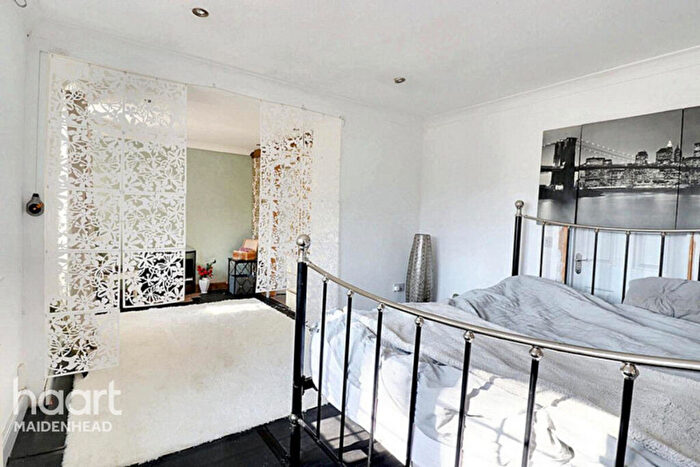 4 Bedroom Detached House For Sale In Heathermount, Bracknell, RG12