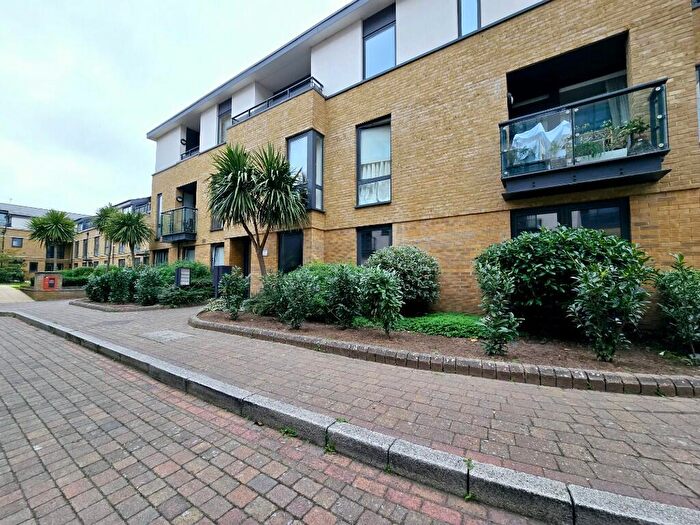2 Bedroom Flat To Rent In George Mathers Road, Elephant & Castle, SE11