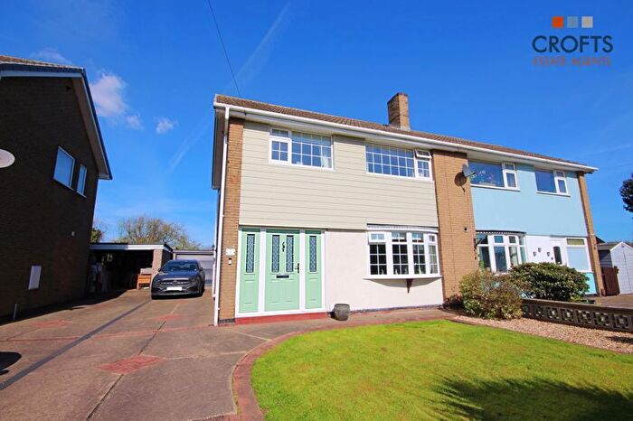 3 Bedroom Semi-Detached House For Sale In Woodlands Avenue, Immingham, DN40