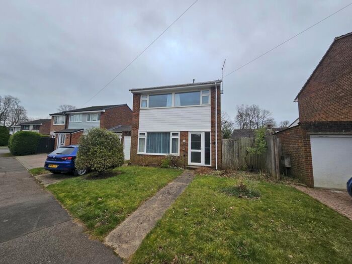 3 Bedroom House To Rent In Cayser Drive, Kingswood, ME17