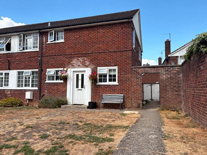 2 Bedroom Maisonette For Sale In Devonshire Place, Basingstoke, RG21