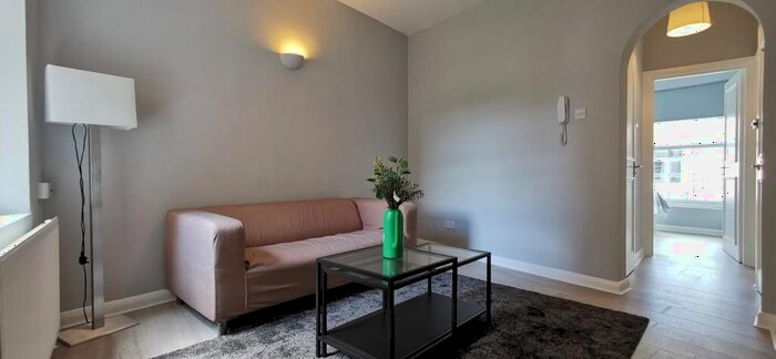 1 Bedroom Apartment To Rent In Bed Flat High Road Willesden, NW10