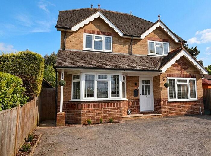 3 Bedroom Detached House For Sale In Maldon Road, Danbury, CM3