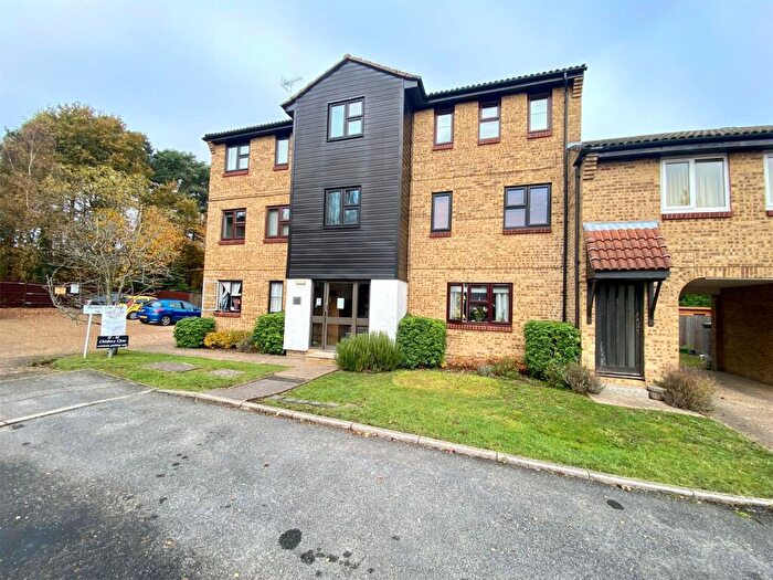 Flat To Rent In Chisbury Close, Bracknell, Berkshire, RG12