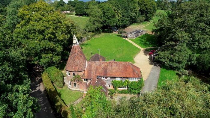 5 Bedroom Detached House For Sale In Framfield Road, Buxted, East Sussex, TN22