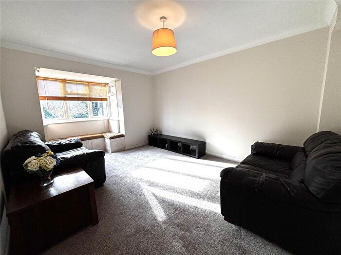 2 Bedroom Flat To Rent In Spring Park, Holmlea Walk, Datchet, SL3
