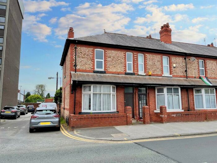 3 Bedroom End Of Terrace House To Rent In Washway Road, Sale, M33
